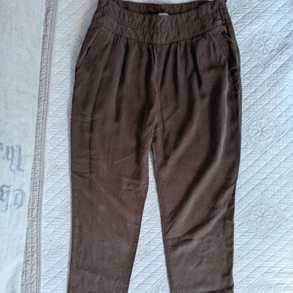 Aritzia Wilfred Casbah high-waisted Pants. - Picture 3 of 9